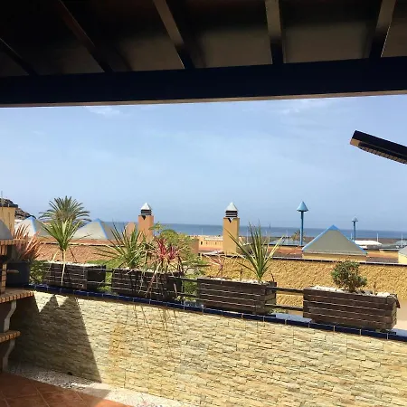 Apartamento Near The Port, Wide, Confortable, Wi-fi, Terrace, Aircon