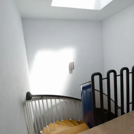 Near The Port, Wide, Confortable, Wi-fi, Terrace, Aircon 莫罗德哈布雷