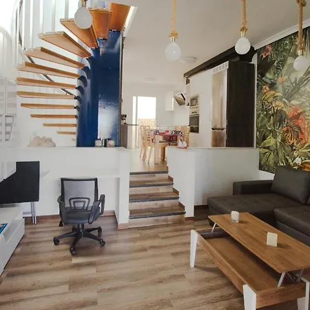 Near The Port, Wide, Confortable, Wi-fi, Terrace, Aircon 莫罗德哈布雷