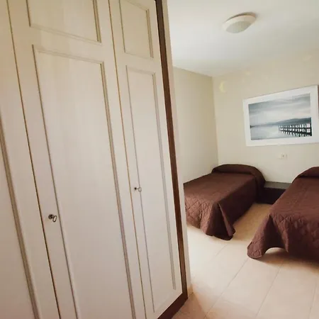 Near The Port, Wide, Confortable, Wi-fi, Terrace, Aircon