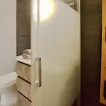 公寓 Near The Port, Wide, Confortable, Wi-fi, Terrace, Aircon
