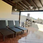 Near The Port, Wide, Confortable, Wi-fi, Terrace, Aircon 公寓