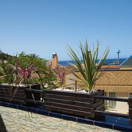 公寓 Near The Port, Wide, Confortable, Wi-fi, Terrace, Aircon *